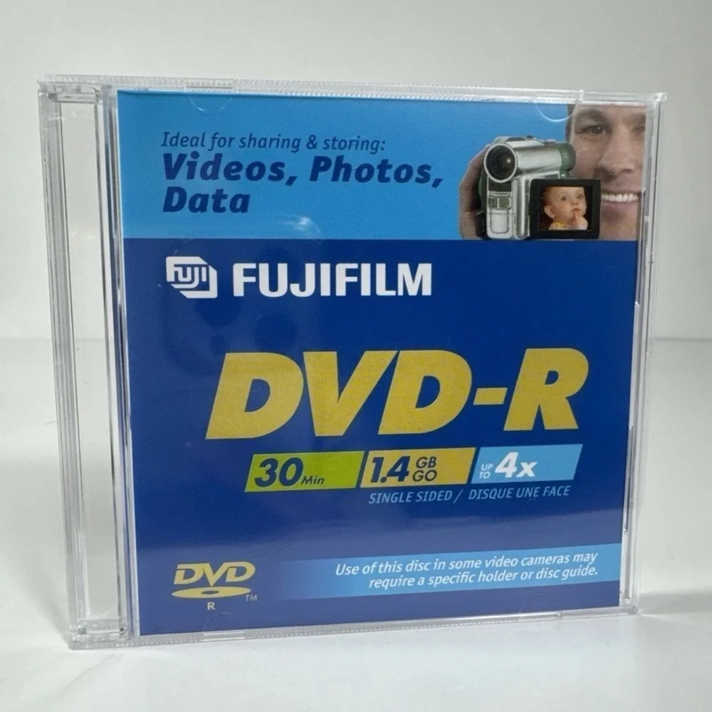 Sony 4.0 Megapixel Handycam model DCR-DVD408. Wide LCD Digital Video Camera